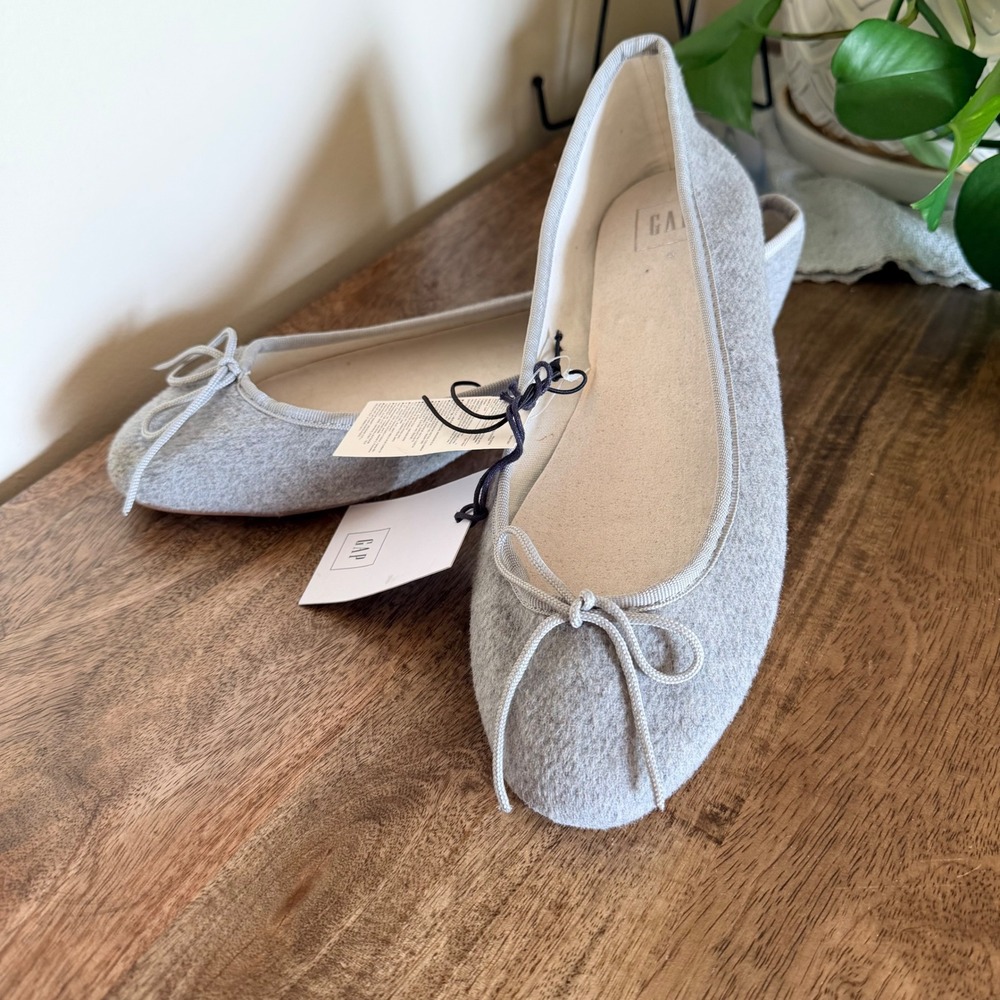 GAP Grey Flannel Ballet Flats Bow Minimalist Balletcore Womens 9 Cozy Chic New